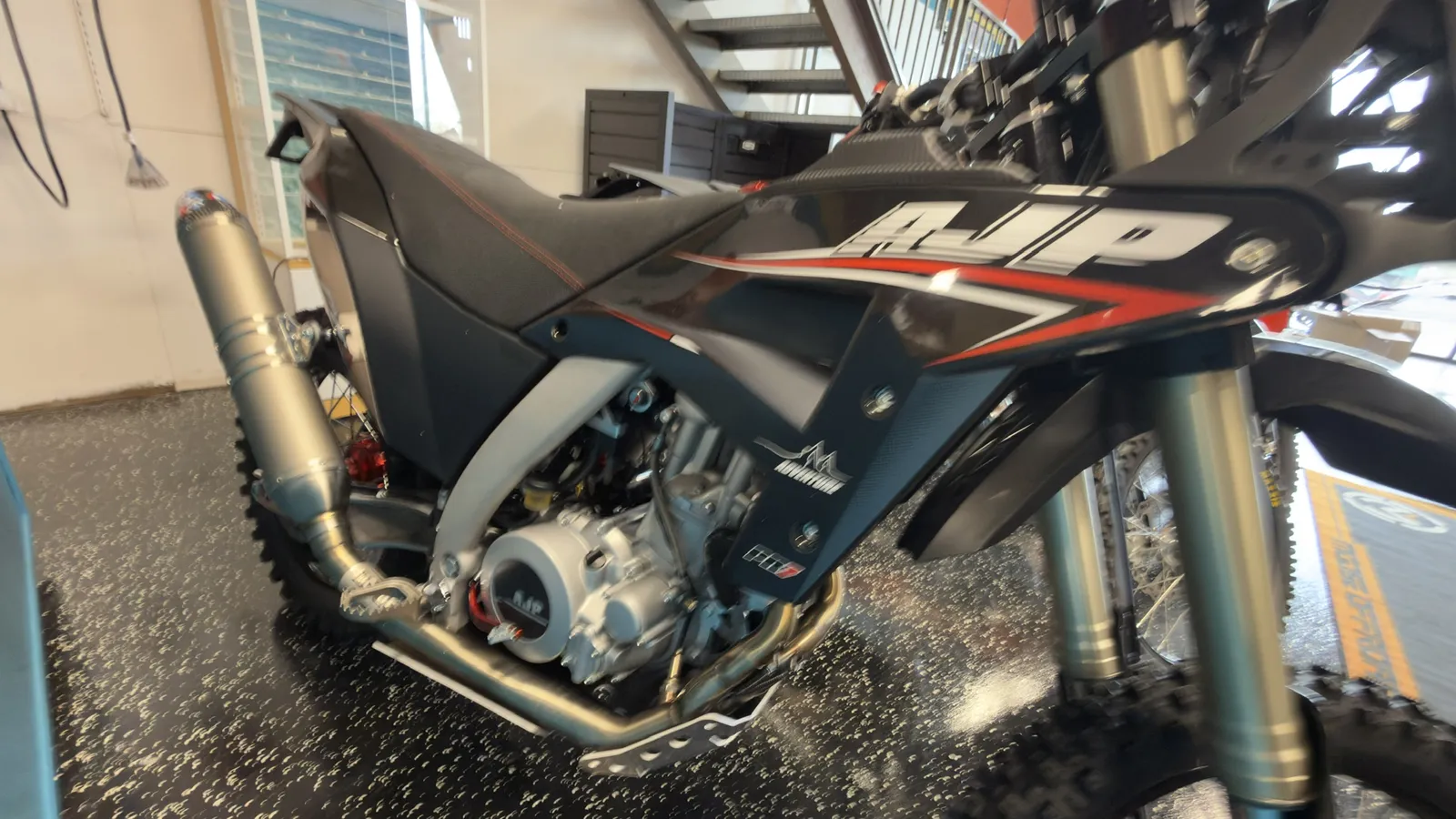 Black AJP PR7 at Salto Moto: Left side, on our floor